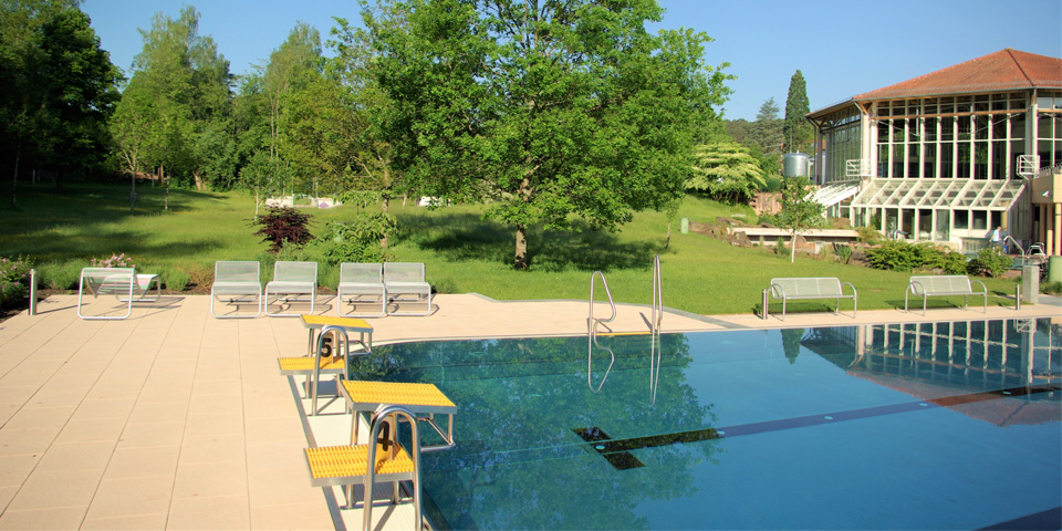 Wasserattraktionen und Freizeitbecken